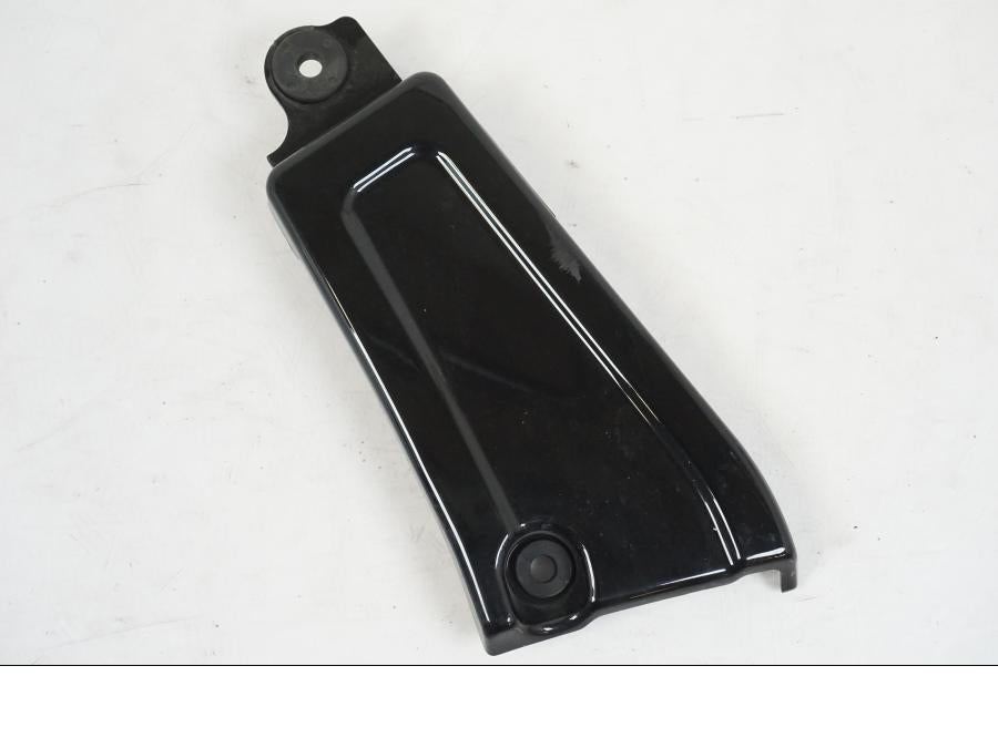 Framsidan på Ramskydd från en Suzuki VZR 1800 -2009 motorcykel.