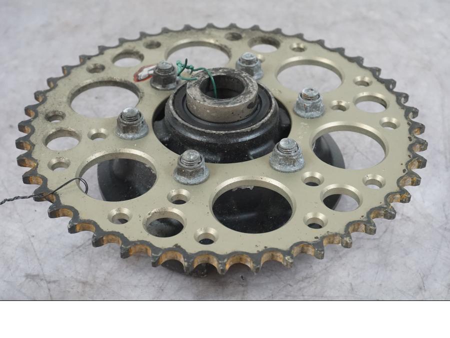 Framsidan på Drevfäste från en Kawasaki ZX-6R -2006 motorcykel.