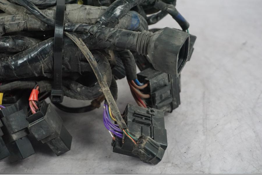 Snett uppifrån på Kabelstam från en Triumph Tiger Explorer -2016 motorcykel.