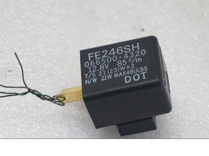 Baksidan på Blinkersrelä från en Suzuki SV 650 -2016 motorcykel.