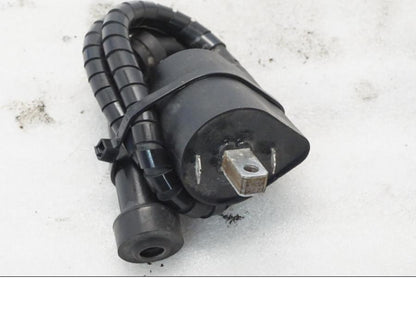 Baksidan på Tändspole från en Yamaha XVS 650 -1999 motorcykel.