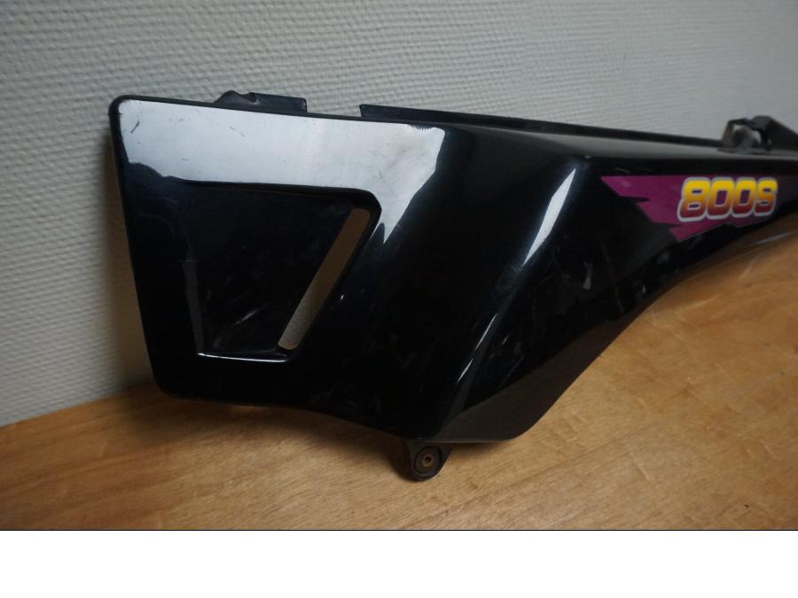 Baksidan på Bakvinge från en Suzuki DR 800 S -1996 motorcykel.