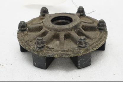 Framsidan på Drevfäste från en Yamaha TDM 900 -2002 motorcykel.