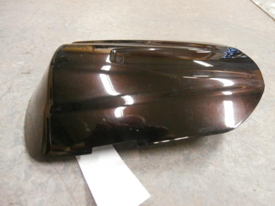 Baksidan på <p>Kuts från Suzuki GSX-R 750 2010.</p>

<p>Passar från 2008 till 2010.</p> motorcykel.