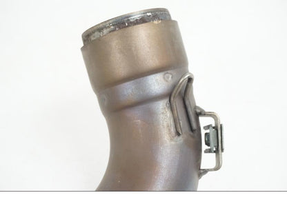 Baksidan på Grenrör från en Ducati Hyperstrada -2013 motorcykel.