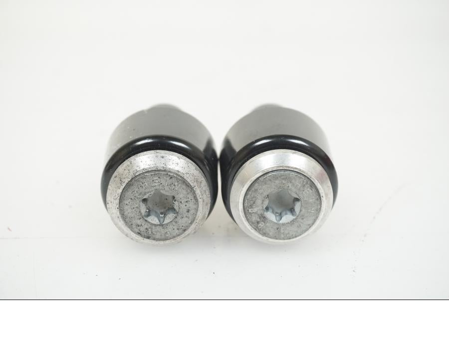 Snett uppifrån på Styrvikt från en BMW R 1200 GS -2014 motorcykel.