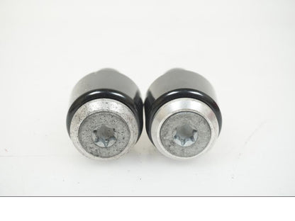 Snett uppifrån på Styrvikt från en BMW R 1200 GS -2014 motorcykel.