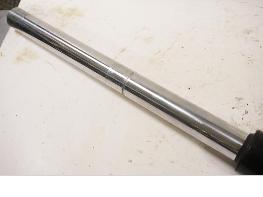 Höger sida på Gaffelben från en Kawasaki GPZ 500 -1991 motorcykel.