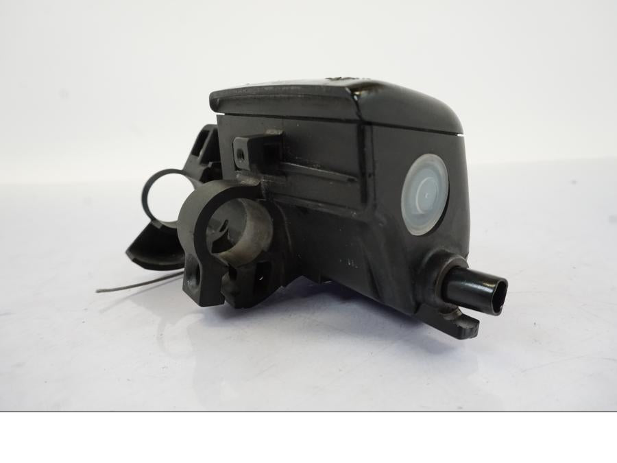 Snett uppifrån på Kopplingshuvudcylinder från en BMW R 1150 RS -2003 motorcykel.