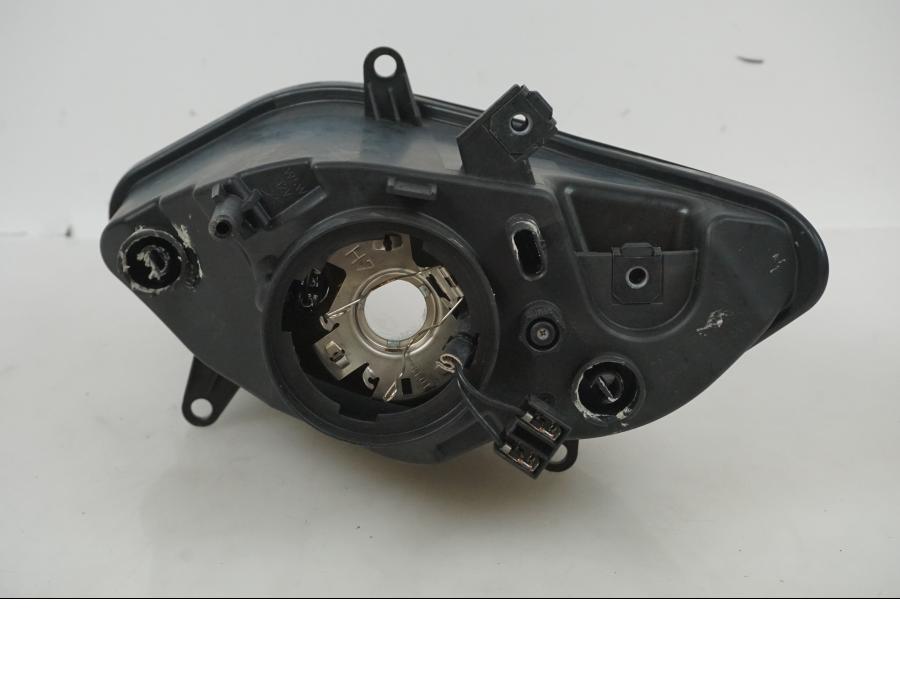 Höger sida på Strålkastare från en BMW S 1000 RR -2016 motorcykel.