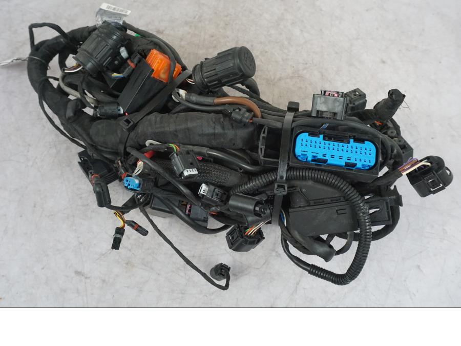 Snett nerifrån på Kabelstam från en BMW K 1600 GTL -2015 motorcykel.