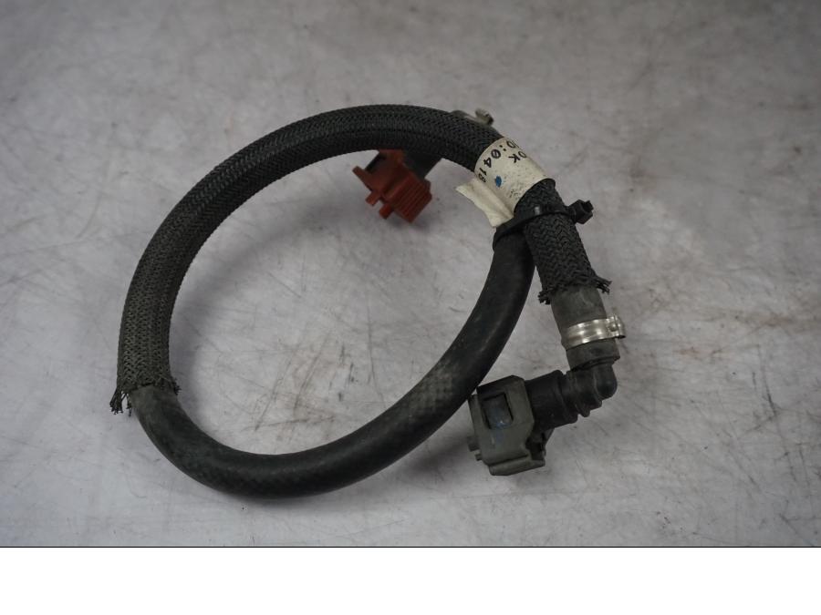 Höger sida på Bensinledning från en Triumph Tiger Explorer -2016 motorcykel.