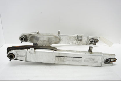 Framsidan på Sving från en Honda XL 1000 V -2008 motorcykel.