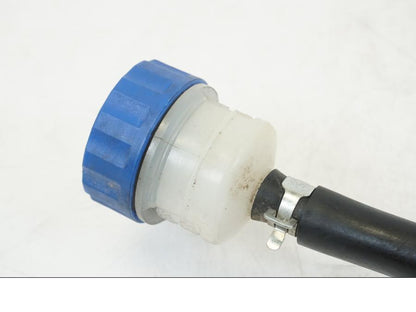 Snett uppifrån på Bromshuvudcylinder från en Yamaha WR 125 -2011 motorcykel.