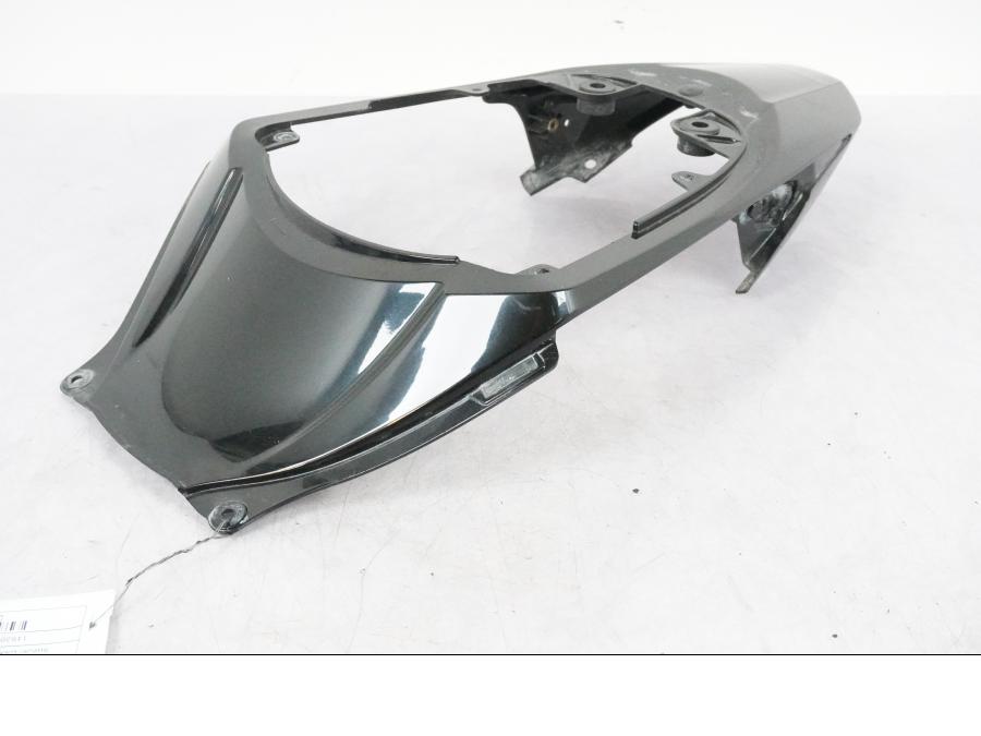 Vänster sida på Bakvinge från en Suzuki GSX-R 1000 -2008 motorcykel.