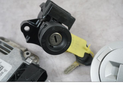 Vänster sida på Låssats från en BMW F 800 R -2018 motorcykel.