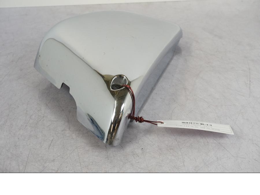 Höger sida på Sidkåpa från en Suzuki VZ 800 -2000 motorcykel.