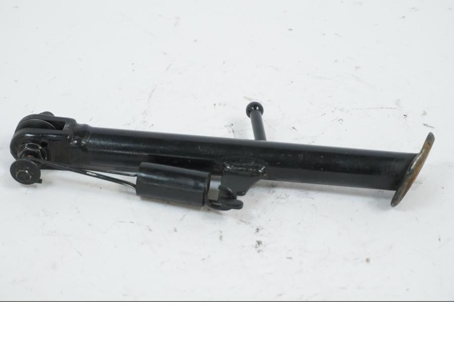 Snett uppifrån på Sidostöd från en Honda CB 650 R -2019 motorcykel.