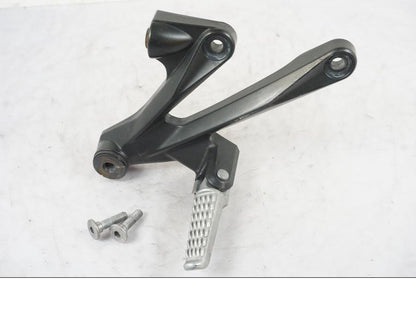 Framsidan på Fotpinne från en Kawasaki ZZ-R 1400 -2009 motorcykel.