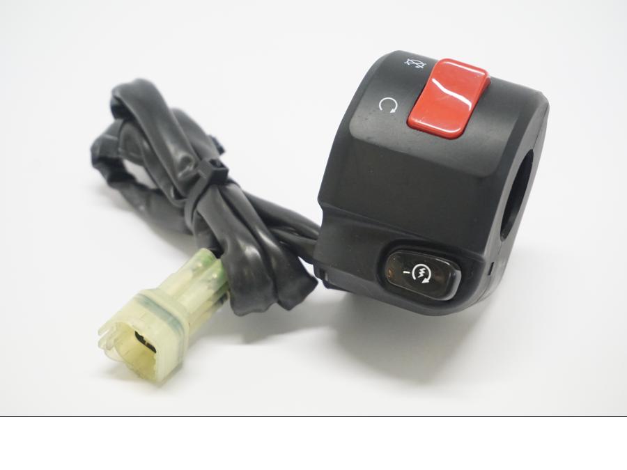 Framsidan på Styrelreglage från en Kawasaki Z 900 -2019 motorcykel.