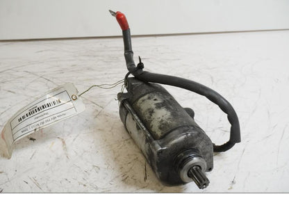 Framsidan på Startmotor från en Honda XRV 750 -1997 motorcykel.