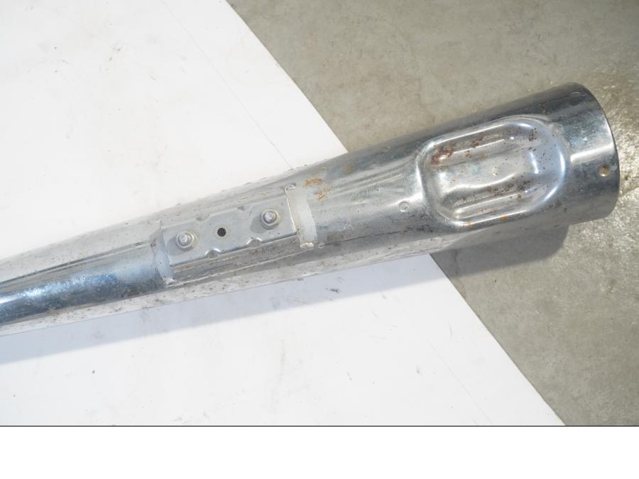 Snett uppifrån på Grenrör från en Suzuki GSX 400 -1982 motorcykel.