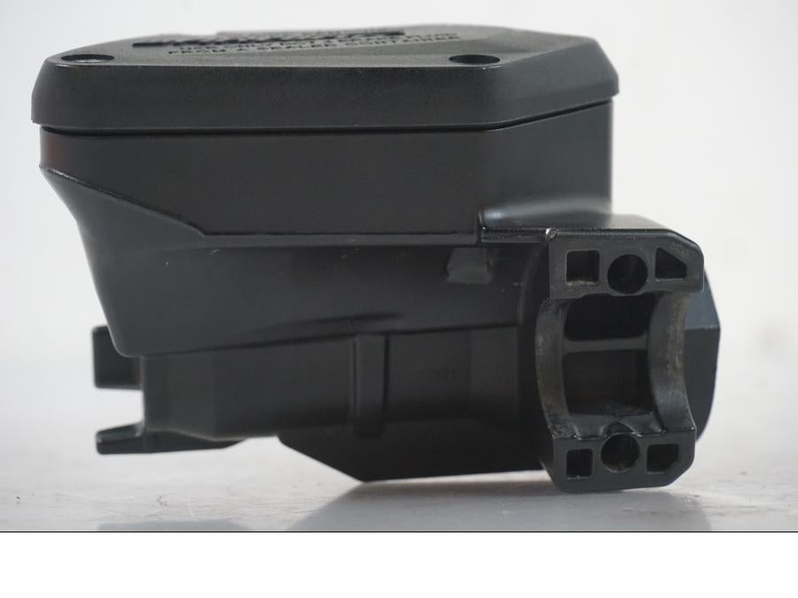 Vänster sida på Bromshuvudcylinder från en BMW R 1250 GS -2021 motorcykel.