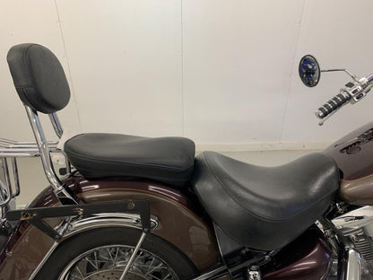 Framsidan på Sadel från en Yamaha XV 1600 -2001 motorcykel.