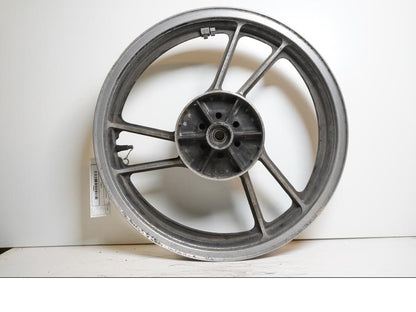 Extrabild2 på Fälg från en Suzuki GSX 400 -1983 motorcykel.