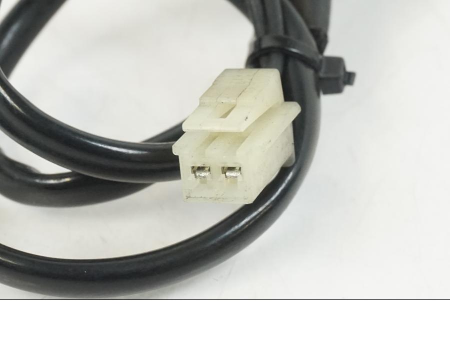 Snett nerifrån på Bromsljuskontakt från en Yamaha XT 660 X -2005 motorcykel.