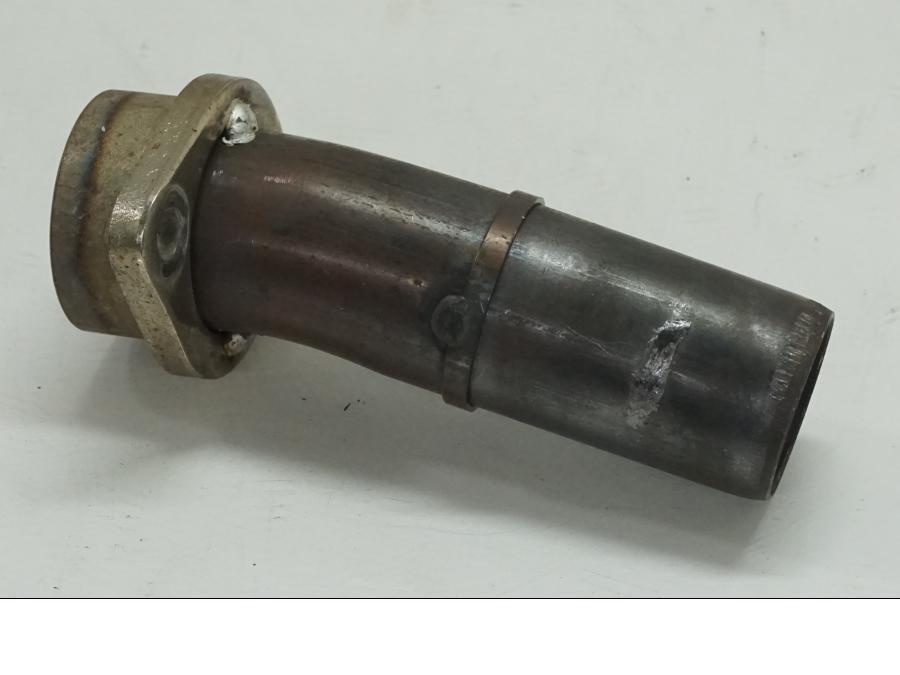 Framsidan på Grenrör från en Suzuki SV 650 -2001 motorcykel.