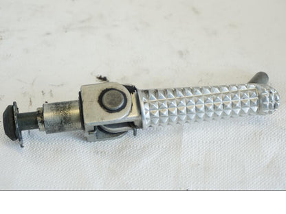 Vänster sida på Fotpinne från en Yamaha YZF R6 -2006 motorcykel.