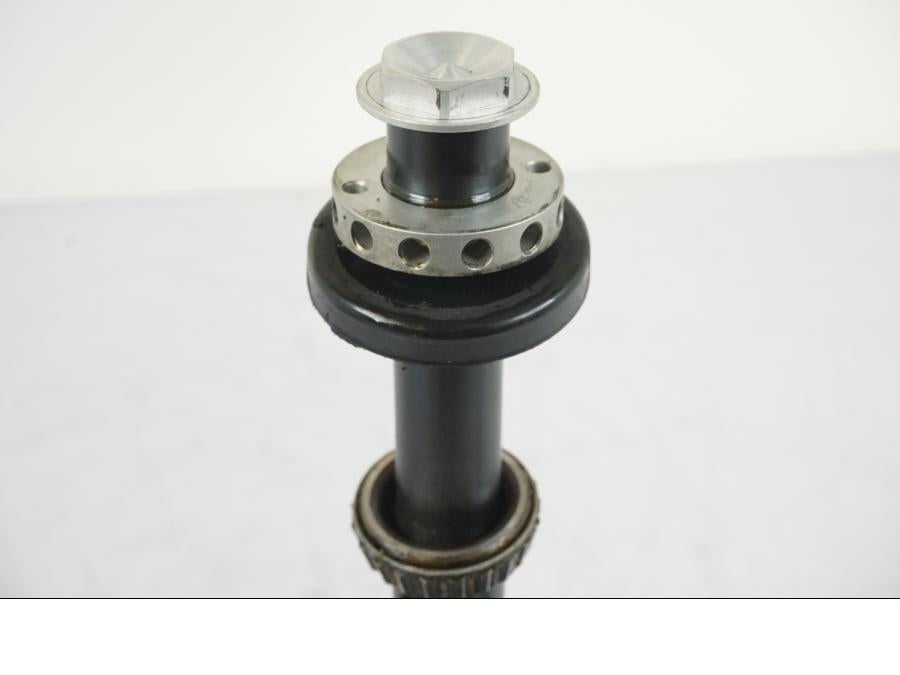 Baksidan på Gaffelkrona från en KTM 1290 Super Duke R -2015 motorcykel.