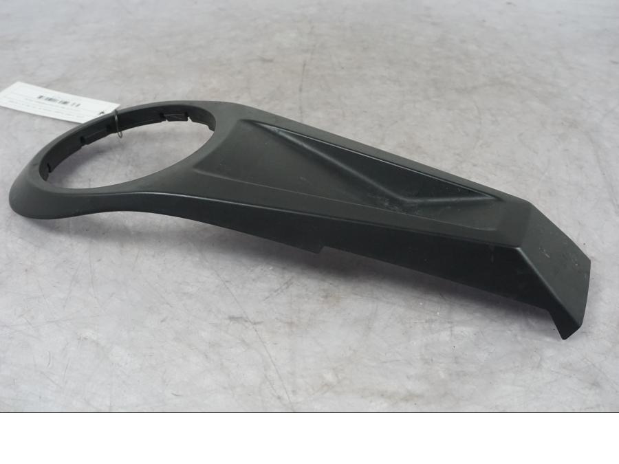 Höger sida på Bensintankskåpa från en KTM 1290 Super Duke R -2022 motorcykel.