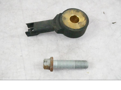 Baksidan på Knacksensor från en BMW K 1200 S -2005 motorcykel.