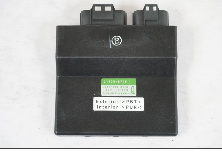 Framsidan på CDI / ECU från en Kawasaki ER-6N -2016 motorcykel.