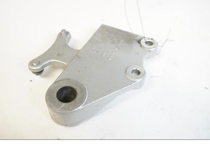 Baksidan på Bromsoksfäste från en Kawasaki KLE 500 -2001 motorcykel.