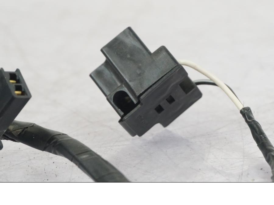 Extrabild1 på Kablage från en Suzuki GSX 1300 RX -1999 motorcykel.