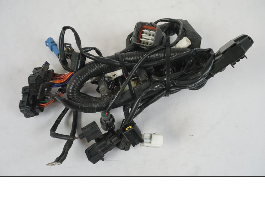 Framsidan på Kabelstam från en KTM 1290 Super Duke R -2018 motorcykel.