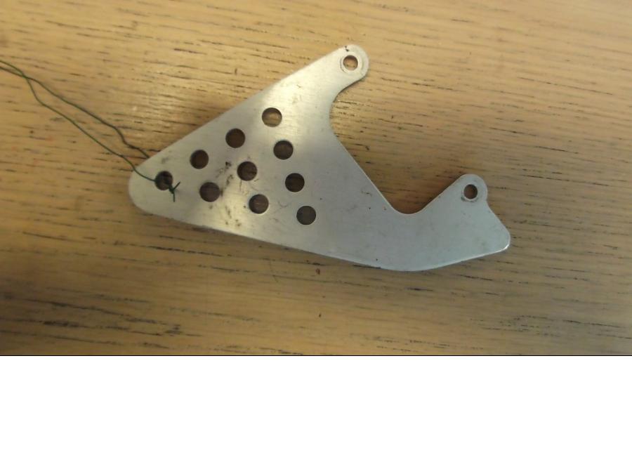 Framsidan på Fotpinnehälskydd från en Yamaha YZF R6 -2000 motorcykel.