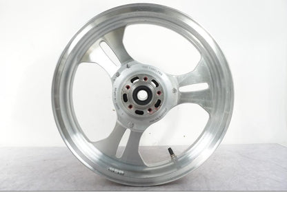 Extrabild1 på Fälg från en Kawasaki VN 1500 Mean Streak -2002 motorcykel.