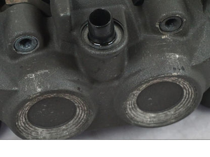 Baksidan på Bromsok från en Kawasaki ZX-10R -2008 motorcykel.