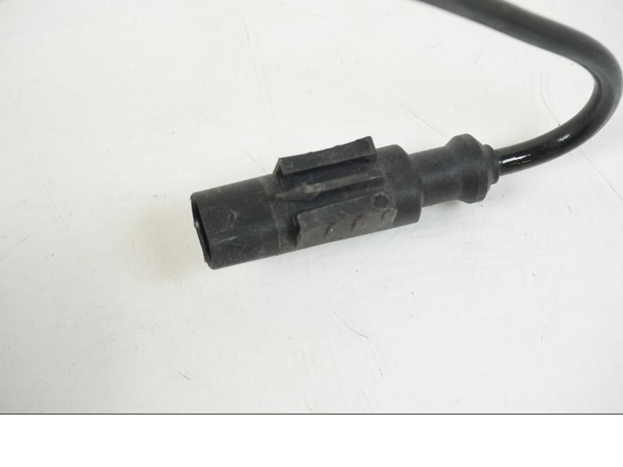 Vänster sida på ABS givare från en BMW S 1000 R -2019 motorcykel.