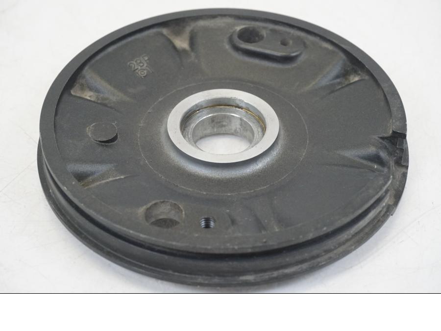 Baksidan på ABS givarfäste från en Yamaha XT 1200 A -2010 motorcykel.