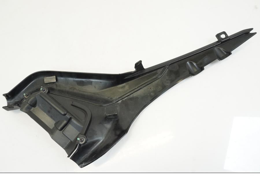 Extrabild4 på Sidopanel från en Ducati Streetfighter V4 -2020 motorcykel.