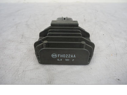 Höger sida på Likriktare från en KTM 1290 Super Duke R -2021 motorcykel.