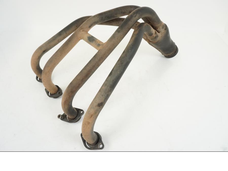 Snett uppifrån på Grenrör från en Suzuki GSX 600 F -1998 motorcykel.