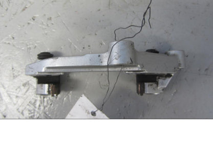 Baksidan på Bromsoksfäste från en Yamaha XVS 1100 -2002 motorcykel.