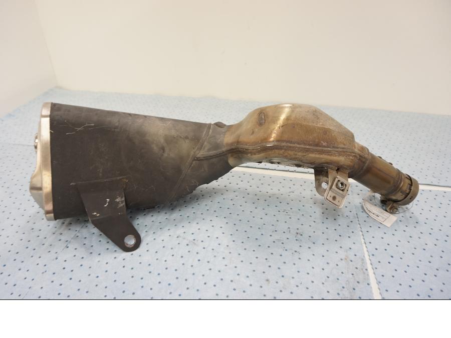 Vänster sida på Ljuddämpare från en Kawasaki Z 800 -2016 motorcykel.