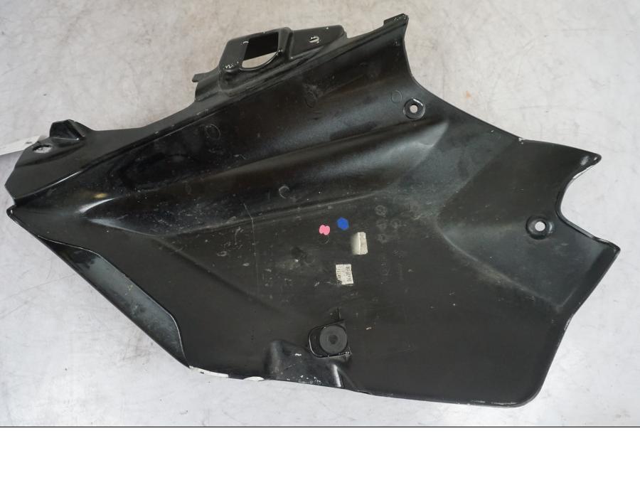 Extrabild3 på Sidkåpa från en Triumph Tiger -2009 motorcykel.